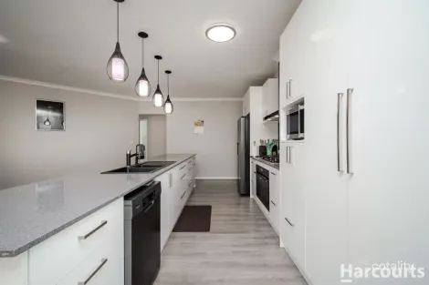 Property photo of 16 Woodbine Loop Tapping WA 6065