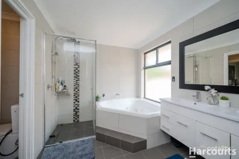 Property photo of 16 Woodbine Loop Tapping WA 6065