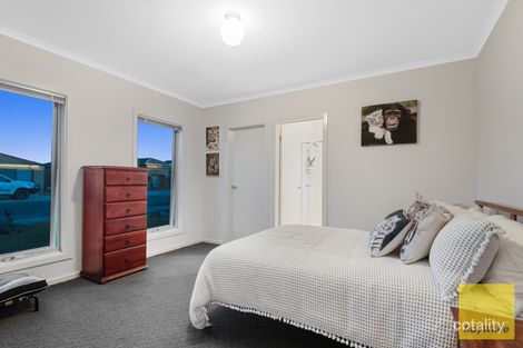 Property photo of 21 Nighthawk Road Tarneit VIC 3029