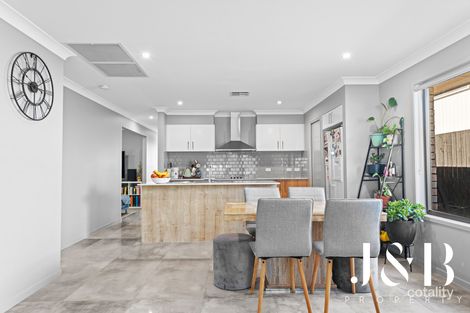 Property photo of 20 Acacia Place Spring Mountain QLD 4300