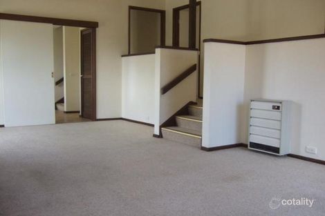 Property photo of 32 Hutchison Crescent Kambah ACT 2902