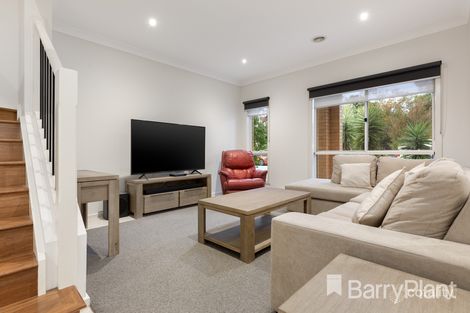 Property photo of 25 Manuscript Drive Endeavour Hills VIC 3802