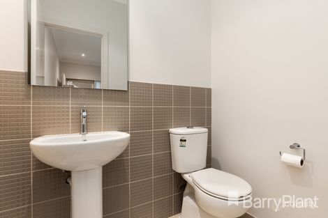 Property photo of 25 Manuscript Drive Endeavour Hills VIC 3802