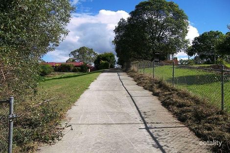 Property photo of 137 Boscombe Road Brookfield QLD 4069