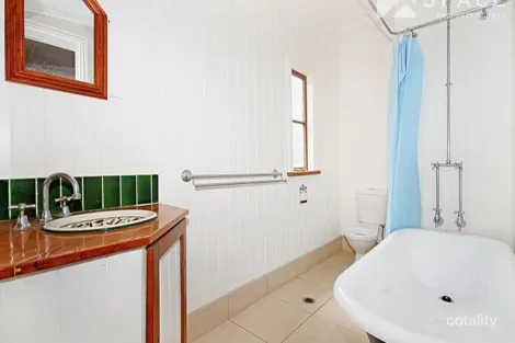 Property photo of 27 Edith Terrace Red Hill QLD 4059