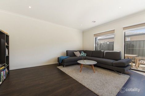 Property photo of 19 Wallflower Close Craigieburn VIC 3064