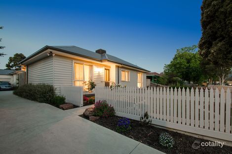 Property photo of 15 Lena Grove Kilsyth VIC 3137
