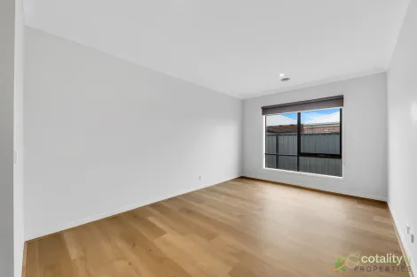Property photo of 2 Bombala Crescent Craigieburn VIC 3064