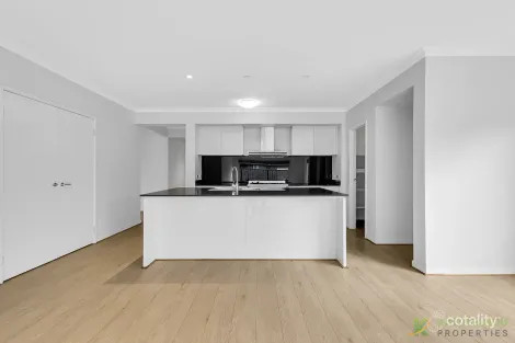 Property photo of 2 Bombala Crescent Craigieburn VIC 3064