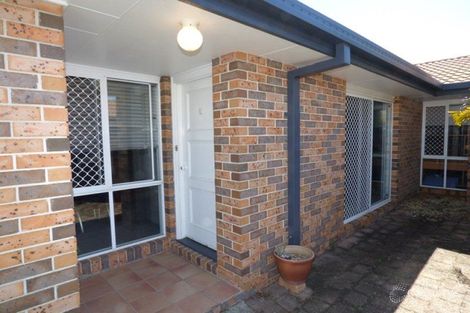 2/24 Kenny Dr, Labrador, QLD 4215