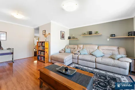 Property photo of 41 Guinivere Way Camillo WA 6111