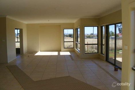 Property photo of 31 Kalinda Place Hillvue NSW 2340