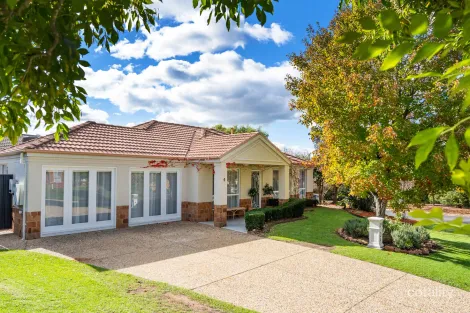 4 Hillock Ave, East Albury, NSW 2640