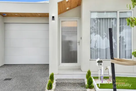 Property photo of 74 Burrawang Loop Mickleham VIC 3064