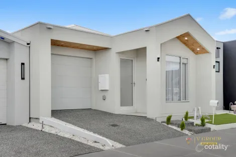 Property photo of 74 Burrawang Loop Mickleham VIC 3064