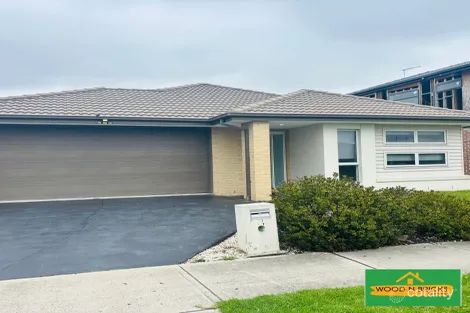 8 Acacia St, Officer, VIC 3809