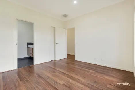 Property photo of 32 Oleander Circuit Beveridge VIC 3753