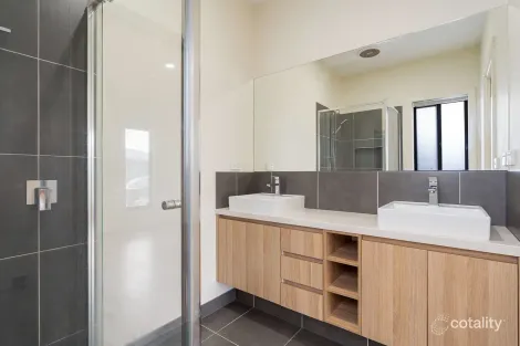 Property photo of 32 Oleander Circuit Beveridge VIC 3753