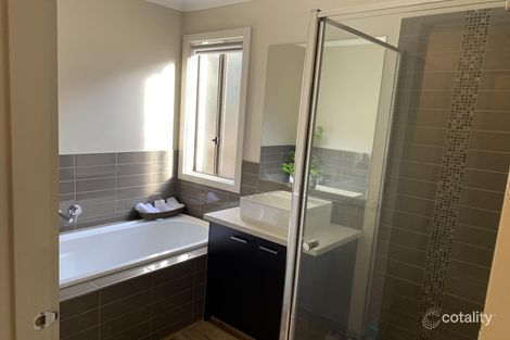 Property photo of 17 Oldbridge Boulevard Weir Views VIC 3338