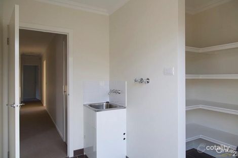 Property photo of 8 Corinna Way Pakenham VIC 3810
