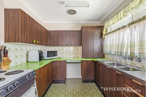 Property photo of 58 Kullaroo Road Summerland Point NSW 2259