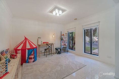 Property photo of 4 Raheen Place Craigieburn VIC 3064
