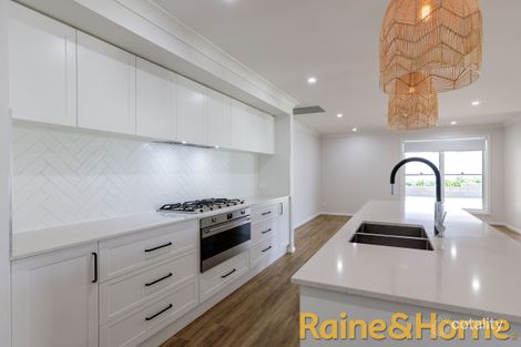 Property photo of 17 Snowy Crescent Dubbo NSW 2830