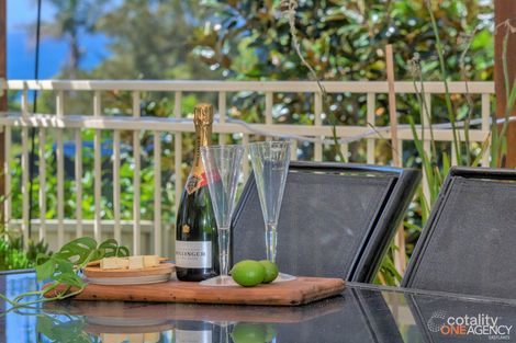 Property photo of 48 Ocean View Parade Caves Beach NSW 2281