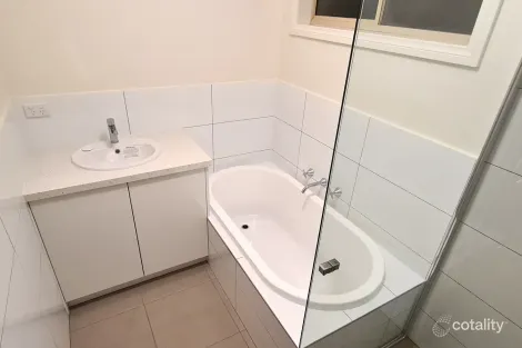 Property photo of 3/3 Lena Grove Ringwood VIC 3134