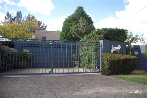 8 Hazelmere Pde, Sherwood, QLD 4075