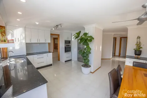 Property photo of 12 Emerald Place Green Point NSW 2428