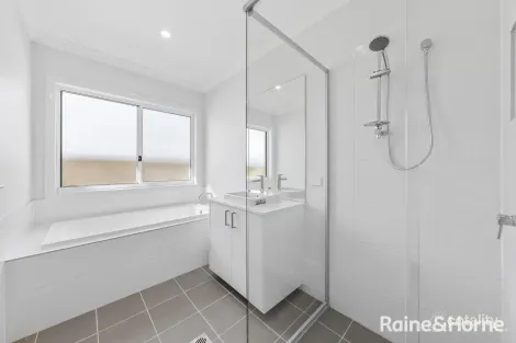 Property photo of 20 Mactier Avenue Airds NSW 2560
