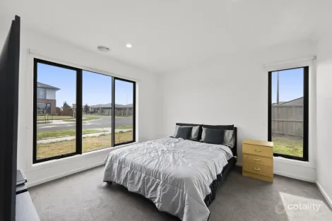 Property photo of 29 Sundance Boulevard Winter Valley VIC 3358