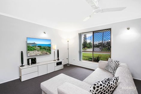 Property photo of 63 Lapoinya Crescent Warana QLD 4575