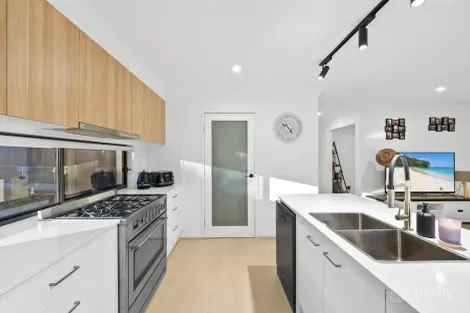 Property photo of 26 Butterleaf Crescent Pimpama QLD 4209