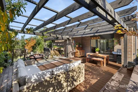 Property photo of 2 Neville Drive Armstrong Creek VIC 3217