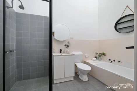 Property photo of 11/2-6 Stuart Street Jamisontown NSW 2750