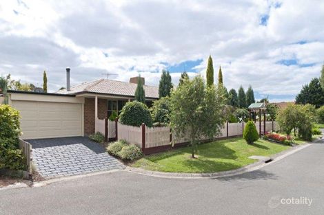 15 Wildwood Walk, Croydon South, VIC 3136