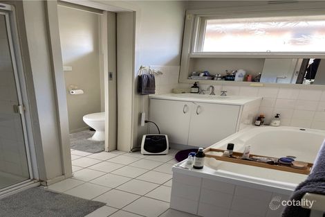 Property photo of 1/28-30 Forster Road Mount Waverley VIC 3149