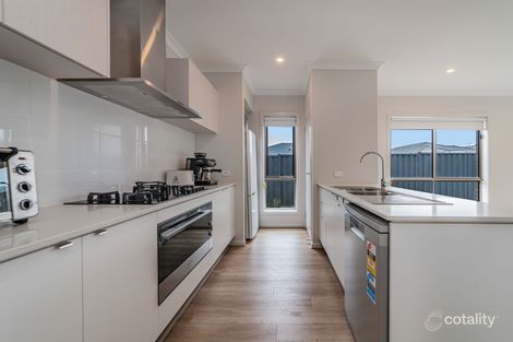 Property photo of 19 Mallaig Drive Beveridge VIC 3753