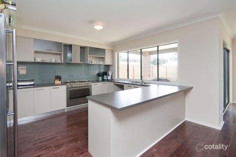 Property photo of 10 Alder Way Cranbourne VIC 3977