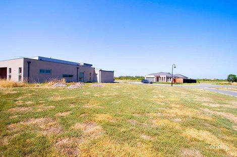 Property photo of 12 Westbridge Court Waterways VIC 3195