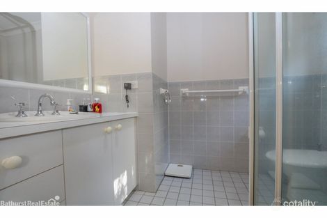 Property photo of 31 Jagoe Drive Kelso NSW 2795