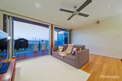 Property photo of 2/11 Arnold Street Manly QLD 4179