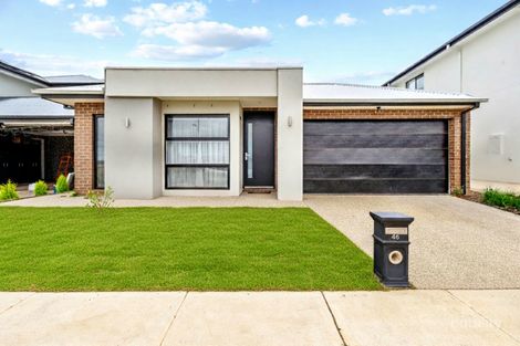 Property photo of 46 Surround Circuit Bonnie Brook VIC 3335