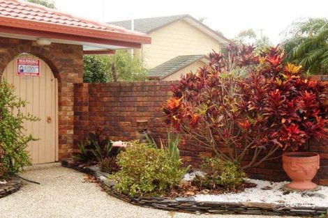 Property photo of 27 Village High Road Benowa QLD 4217