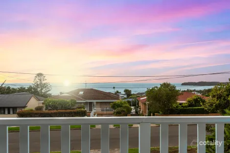 Property photo of 39 Oxley Avenue Kiama Downs NSW 2533