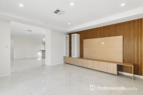91b Hillsborough Dr, Nollamara, WA 6061