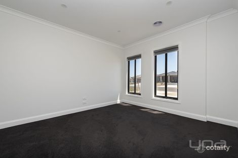Property photo of 141 Claret Ash Boulevard Harkness VIC 3337
