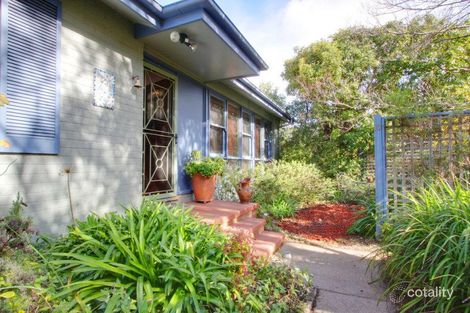 Property photo of 10 Jensen Street Hughes ACT 2605